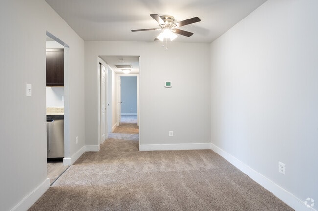 2BR, 2BA - 998SF