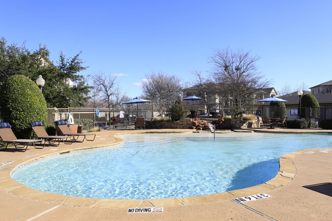 Building Photo - Pinnacle Ridge