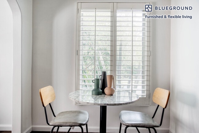 Photo - 203 N Almont Dr Unidad FL1-ID1218