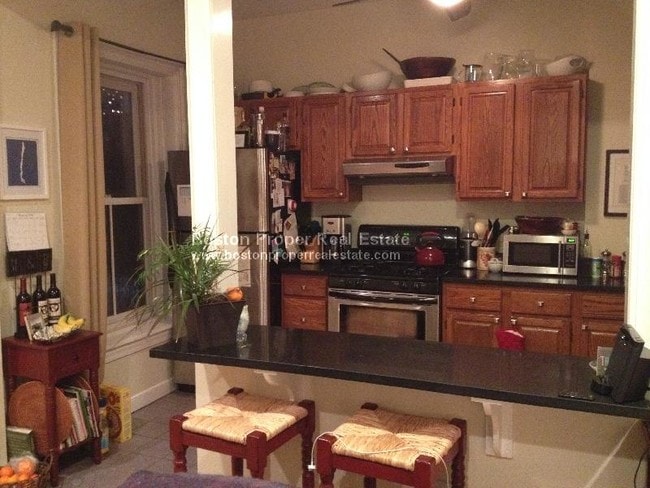 Building Photo - 480 Columbus Ave Unit 3