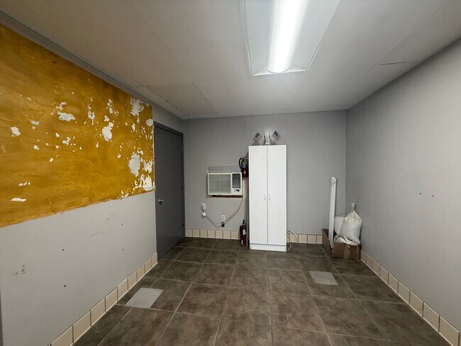 Photo - 518 Center St