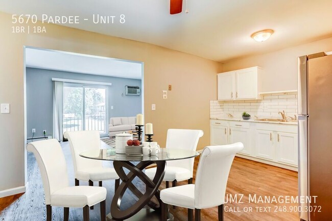 BEAUTIFUL 1 BED 1 BATH UPPER UNIT - BEAUTIFUL 1 BED 1 BATH UPPER UNIT Apartment Unit 8