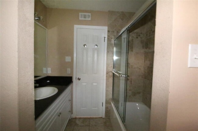 Photo - 703 Castle Ridge Rd Unit B