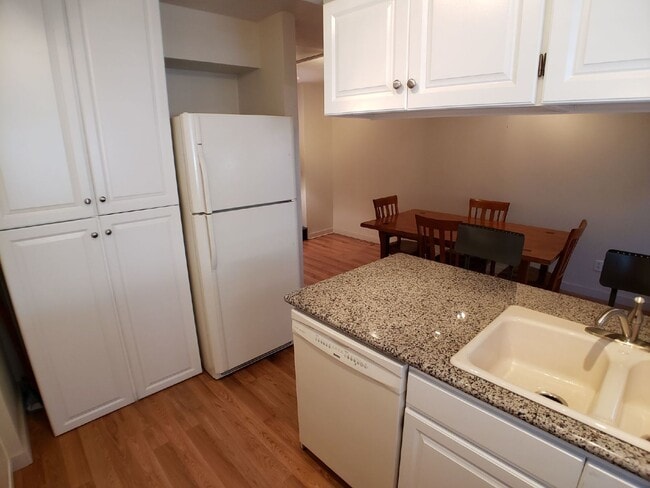 Photo - 1048 Josephine St