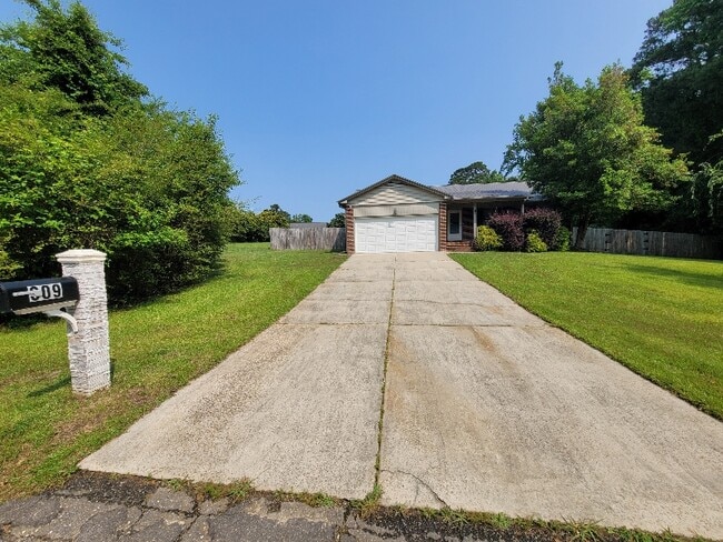 Building Photo - 309 Sparrow Dr Rental