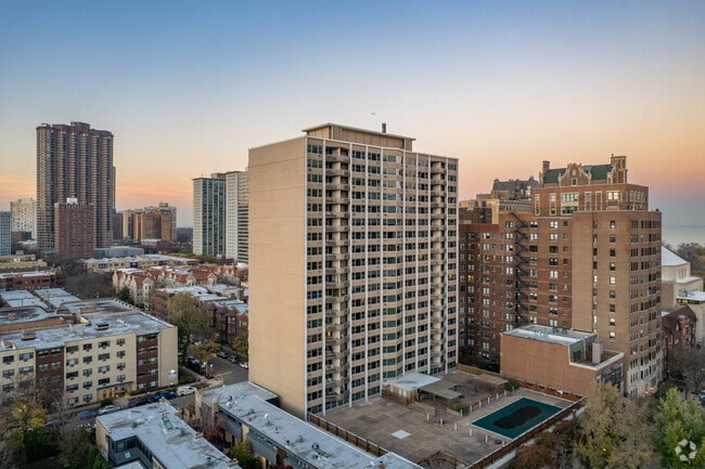 Photo - 555 W Cornelia Ave