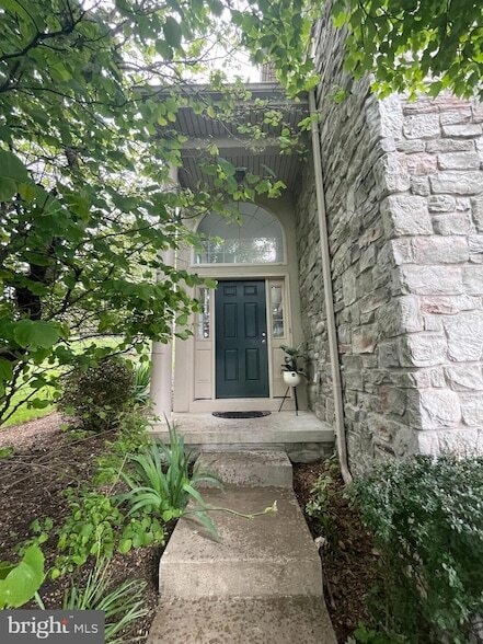 Photo - 629 Royal View Dr