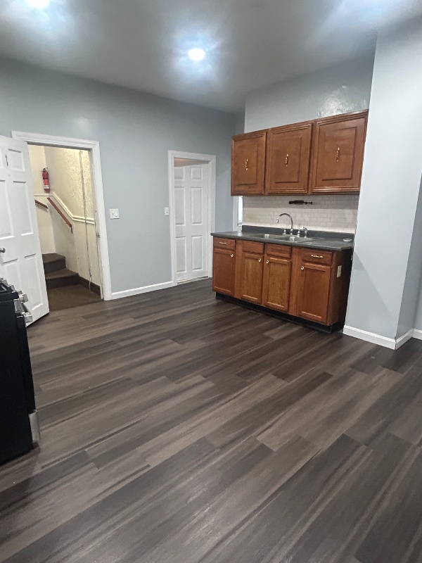 Building Photo - 147 Prudence Ave Rental