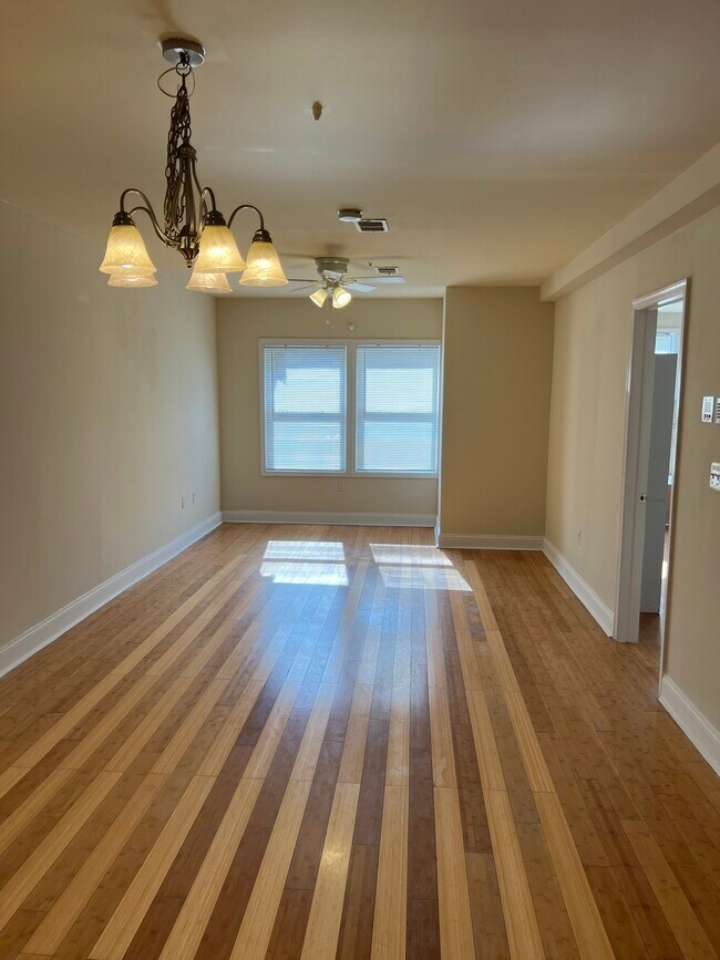2527 Brookfield Ave Unidad 2