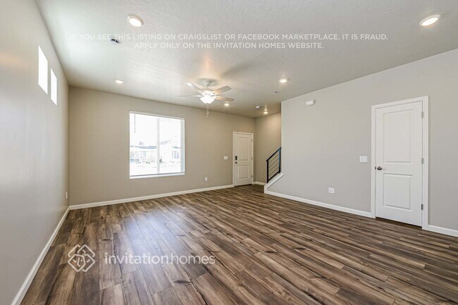 Photo - 42 N Riverside Dr