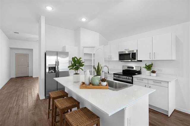 Photo - 301 Knoll Pines Drive