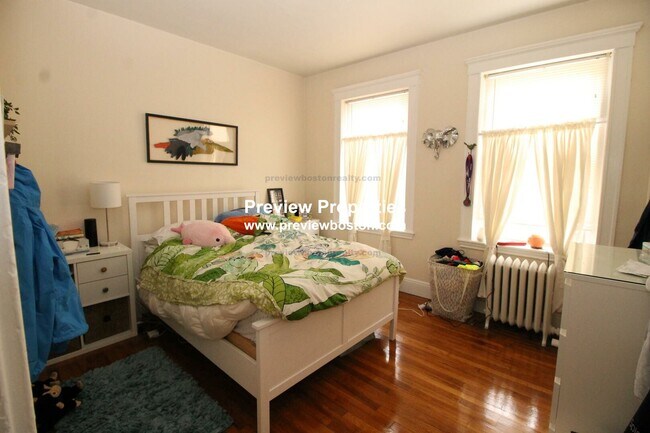 Photo - 229 Kelton St Unit 8P