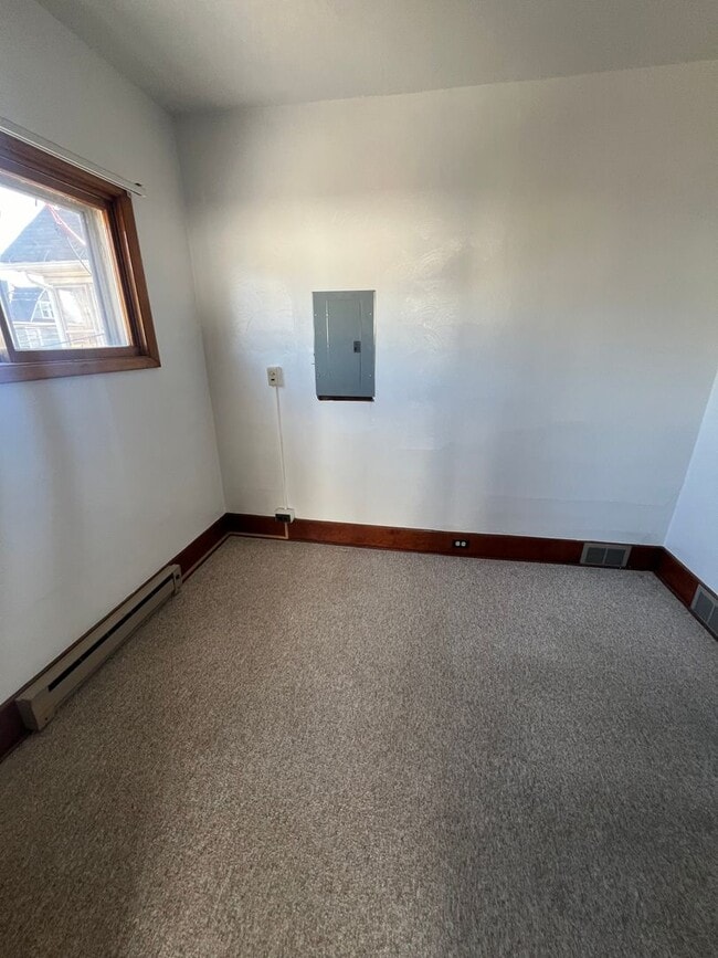 Photo - 810 Hess Ave Unidad #2