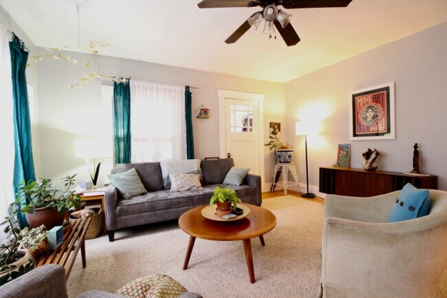 Photo - 3070 S Pennsylvania St