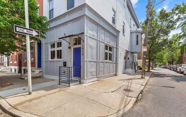 Photo - 1916 Poplar St Unit 1N