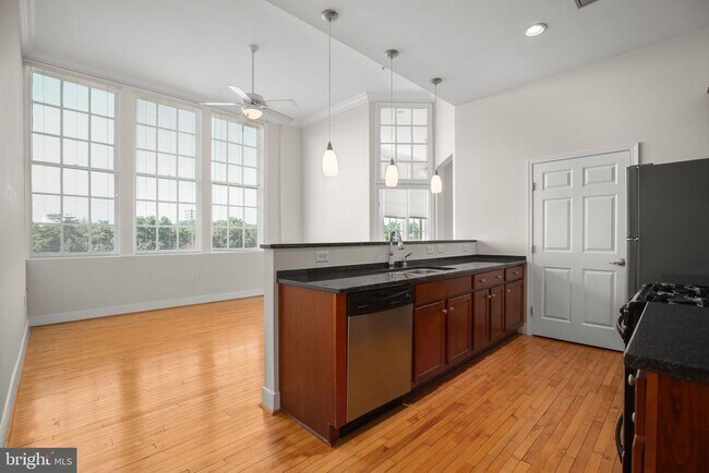 900 Barton St Unit 307