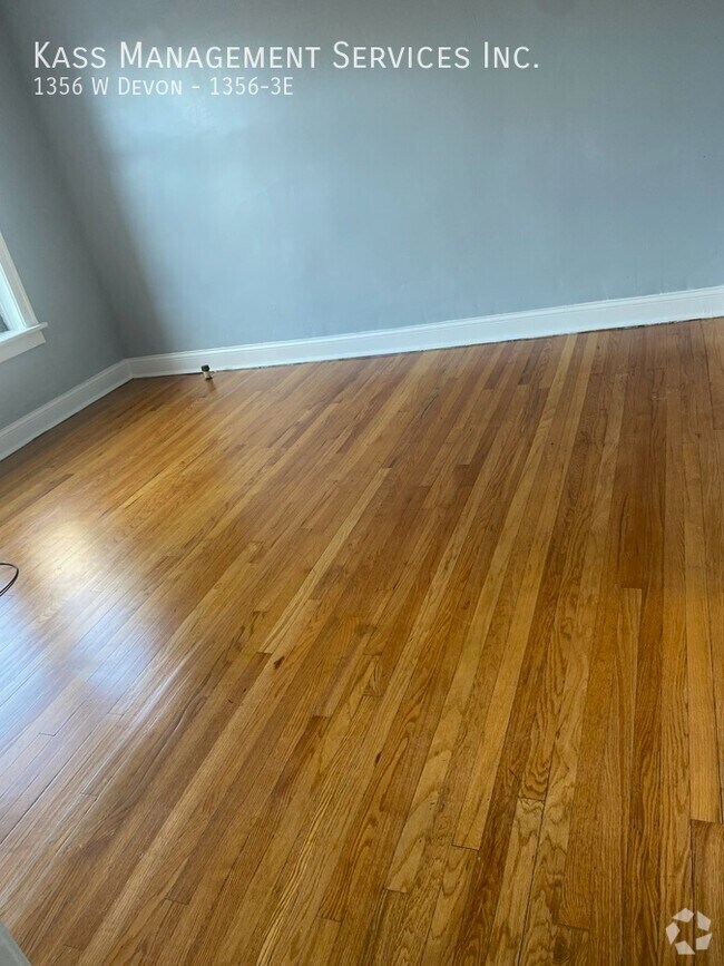 Building Photo - 1356 W Devon-1356-3E Unit 1356-3E Rental
