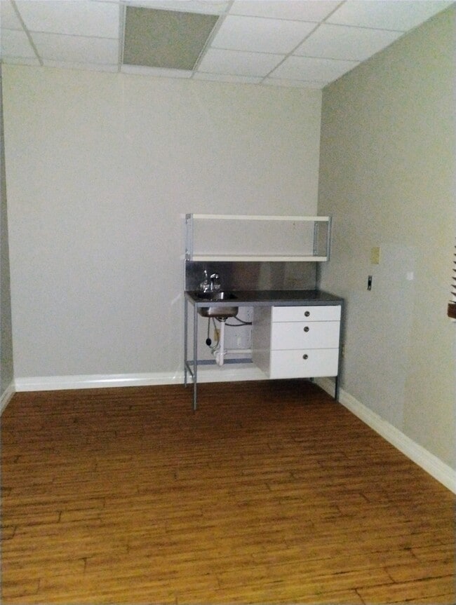 Building Photo - 9788 Clarewood Dr Unit 105