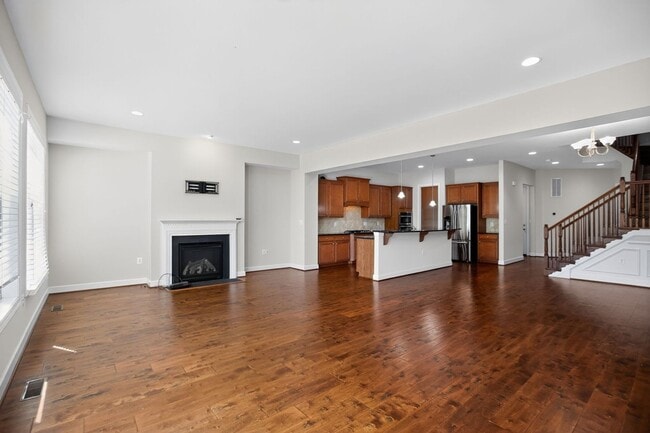 Building Photo - 42331 Benfold Square Rental