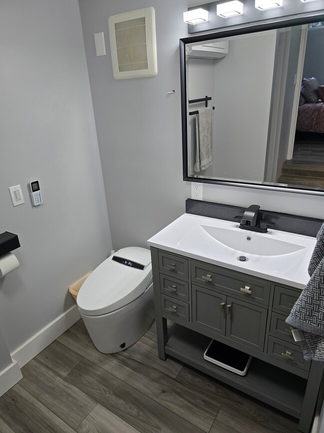 Bathroom with bidet - 2722 10th St