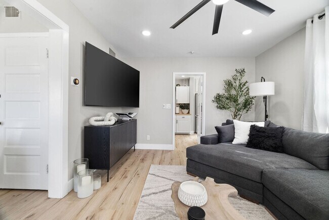 304 E Goodwin St Unit SI FL1-ID1257809P