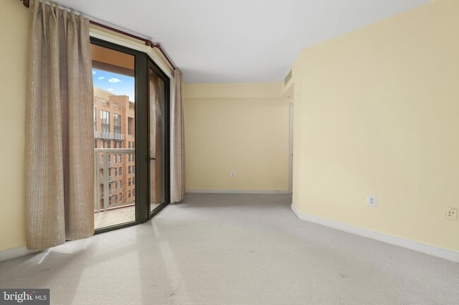 Photo - 616 E Street NW Unit 1005 Unidad 1005