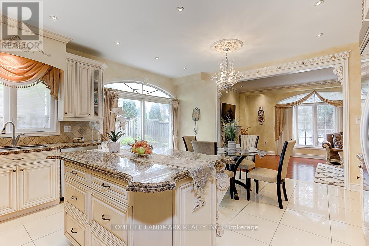 Photo - 174 Colborne St W