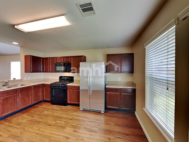 Photo - 3930 Hawthorne Glen Ct