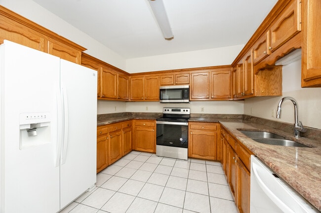 Photo - 9540A Lindale Ave