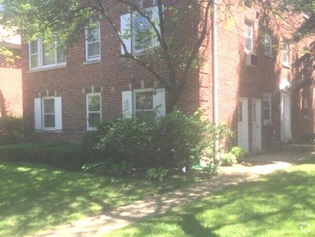 Building Photo - 2602 Central St Rental