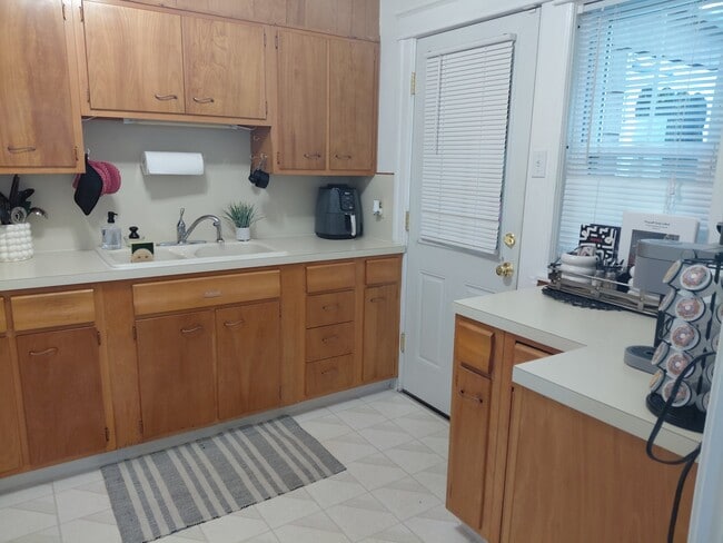 117 Morningside Rd Unit Right