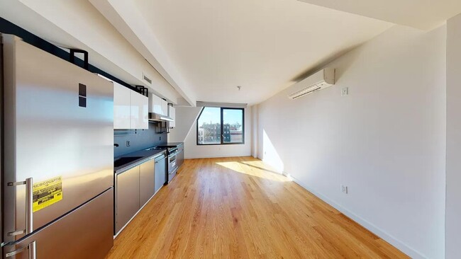 Building Photo - 557 Hart St Rental