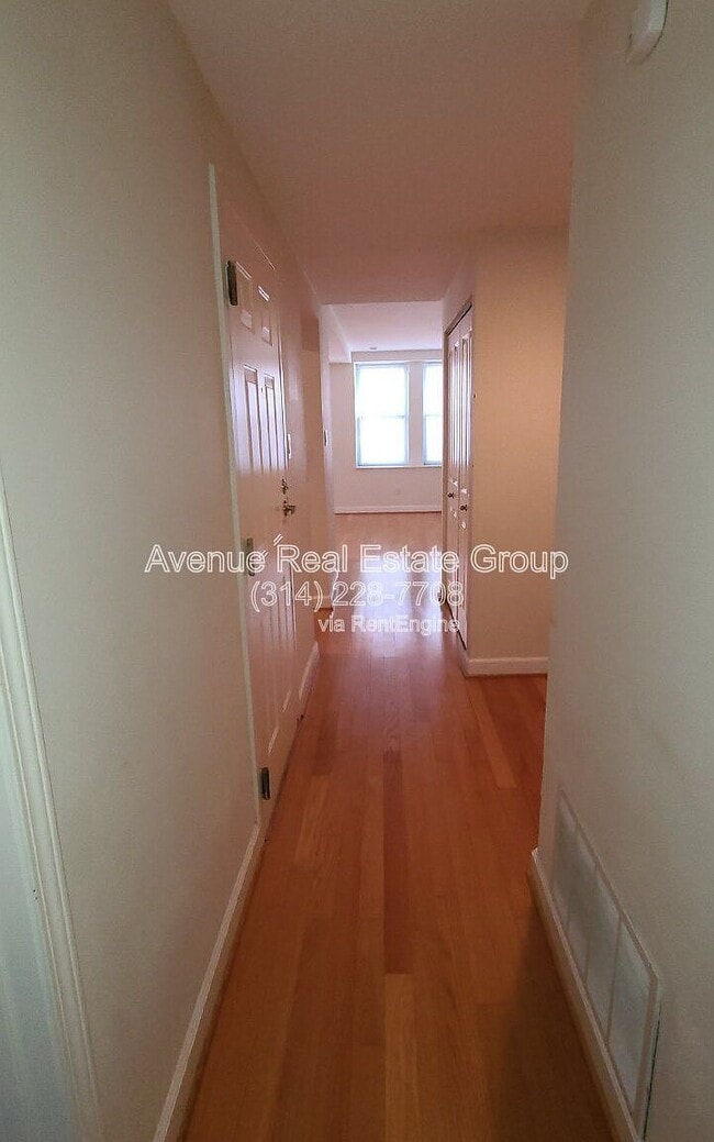 Photo - 5360 Pershing Ave Unit Apartment 6a
