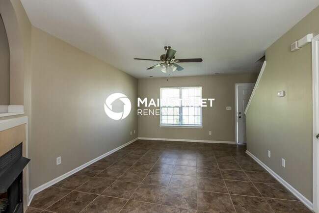 Photo - 3 Bedroom Pet-Friendly Home in Charlotte, NC with Main Street Renewal