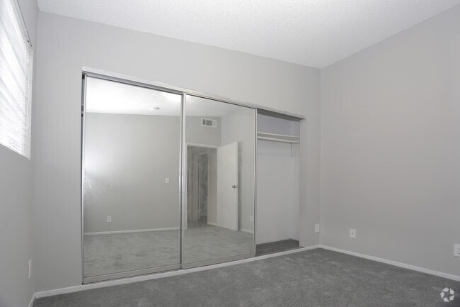 2BR, 1BA - 700 SF - The Marq Apartments