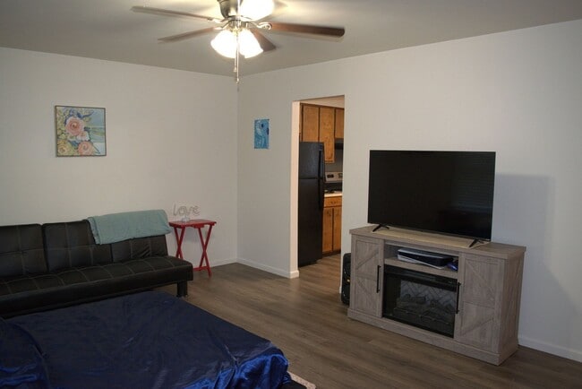 Photo - Nice 2 Bed 1 Bath Duplex In Southern Boone!