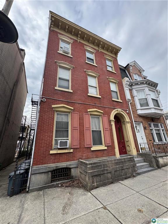 Building Photo - 36 S 10th St Unit 1R