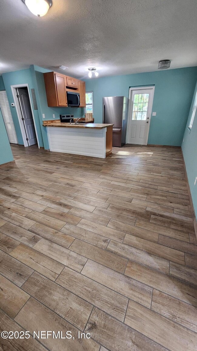 Photo - 4111 Ruby Dr W