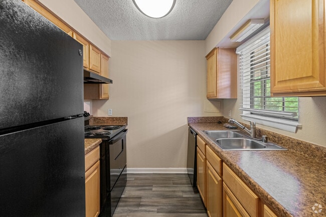 2B/2BA - 1005 sq ft - Nantucket Harbor