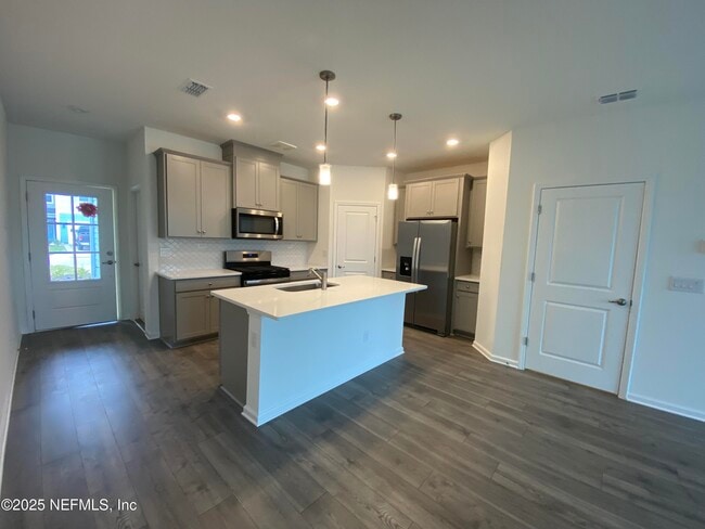 Photo - 269 Brandon Lks Dr