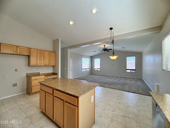 Photo - 673 S Peppertree Dr