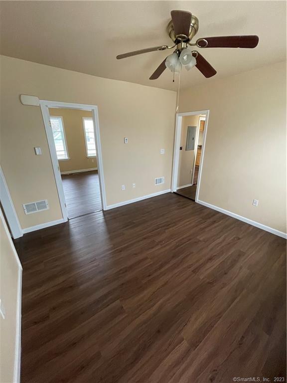 Building Photo - 205 6th St Unit 207 3rd Floor Rental