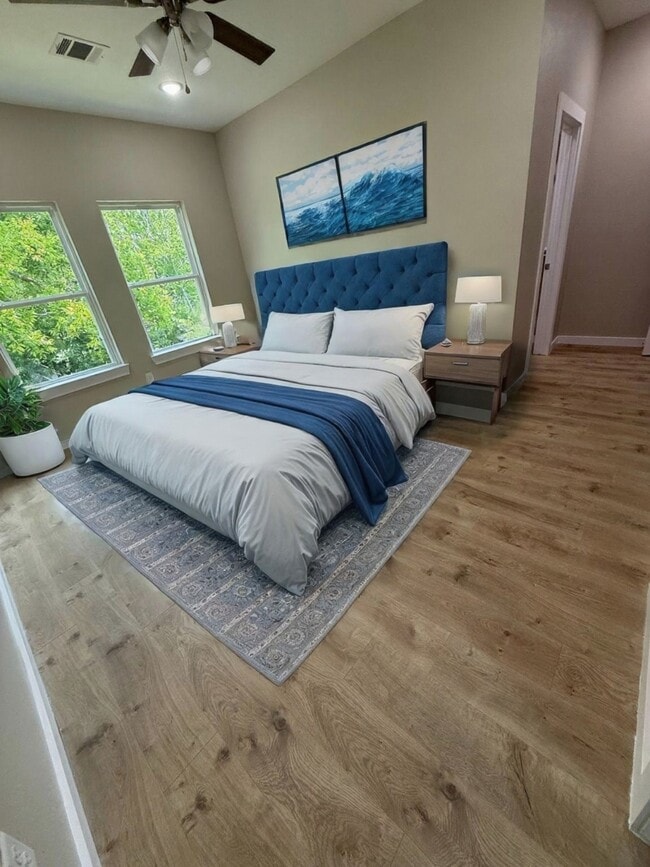 Photo - 3555 Noah St