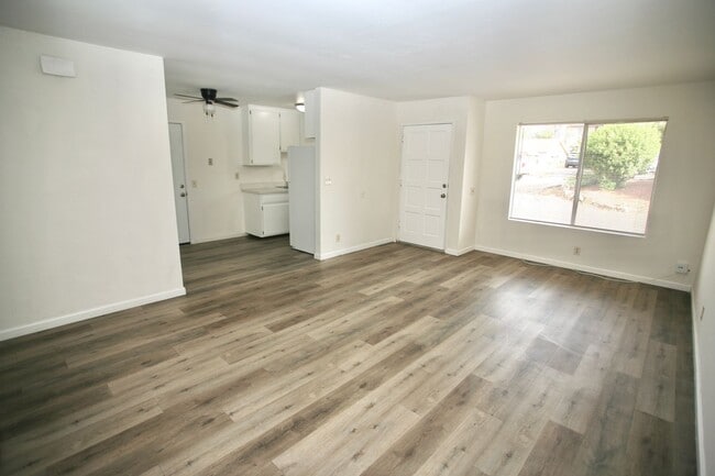 Photo - 1392 Helix St Unit Helix 1394