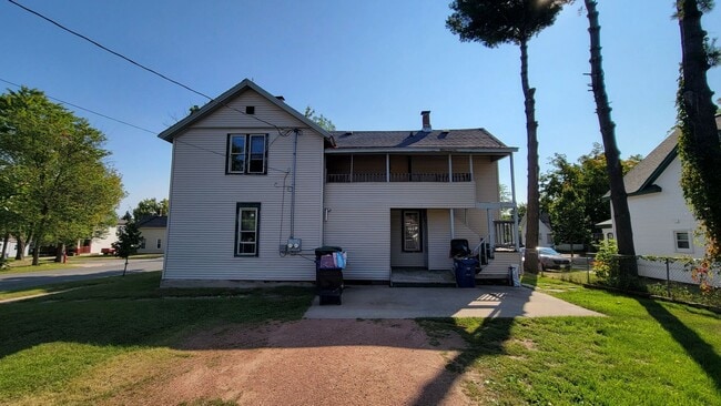 Photo - Large 5 Bed 2 Bath Home in Wausau