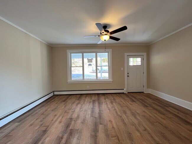 Photo - 3003 S Main St