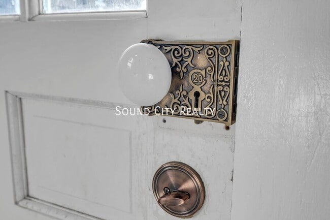 Photo - 1203 Kermit Dr