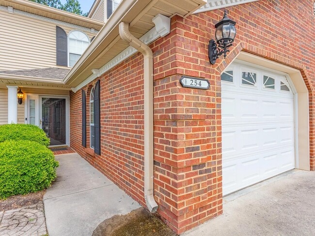 Building Photo - 1701 W Oak Dr Unit #254 Rental