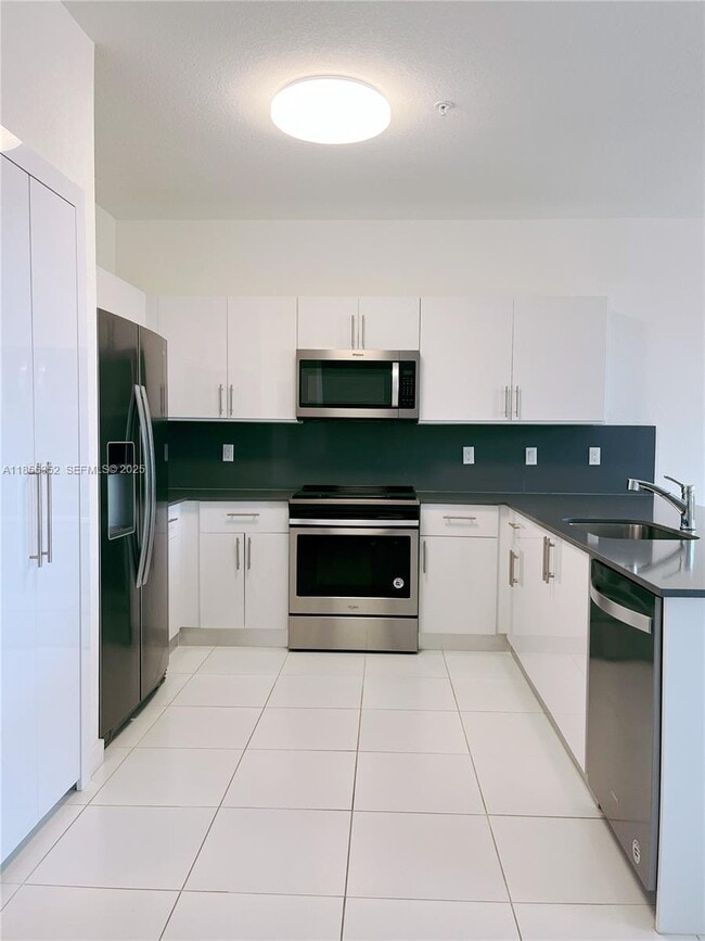 Photo - 15650 SW 136th St