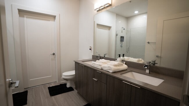 Photo - 1888 Emery St NW